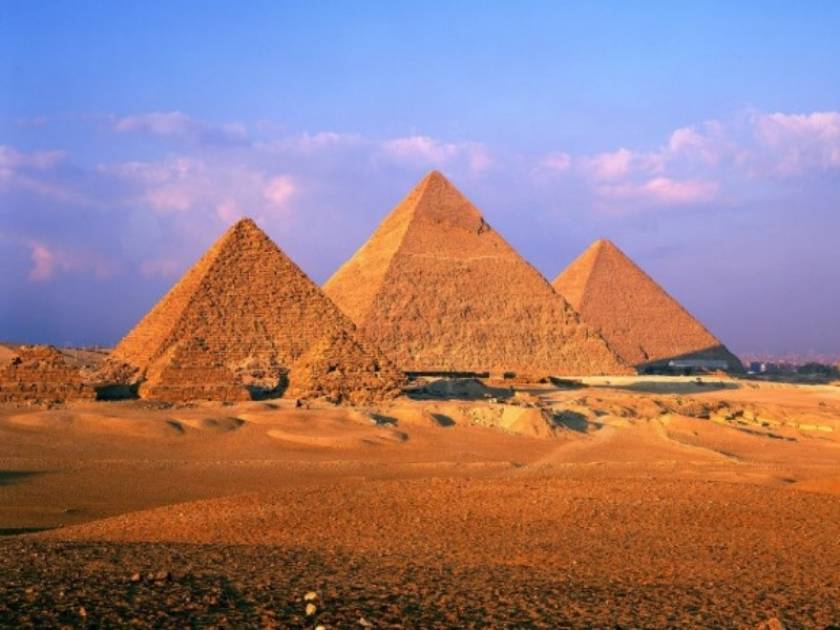 Φανατικοί ζητούν από την Αίγυπτο να καταστρέψει τις πυραμίδες
