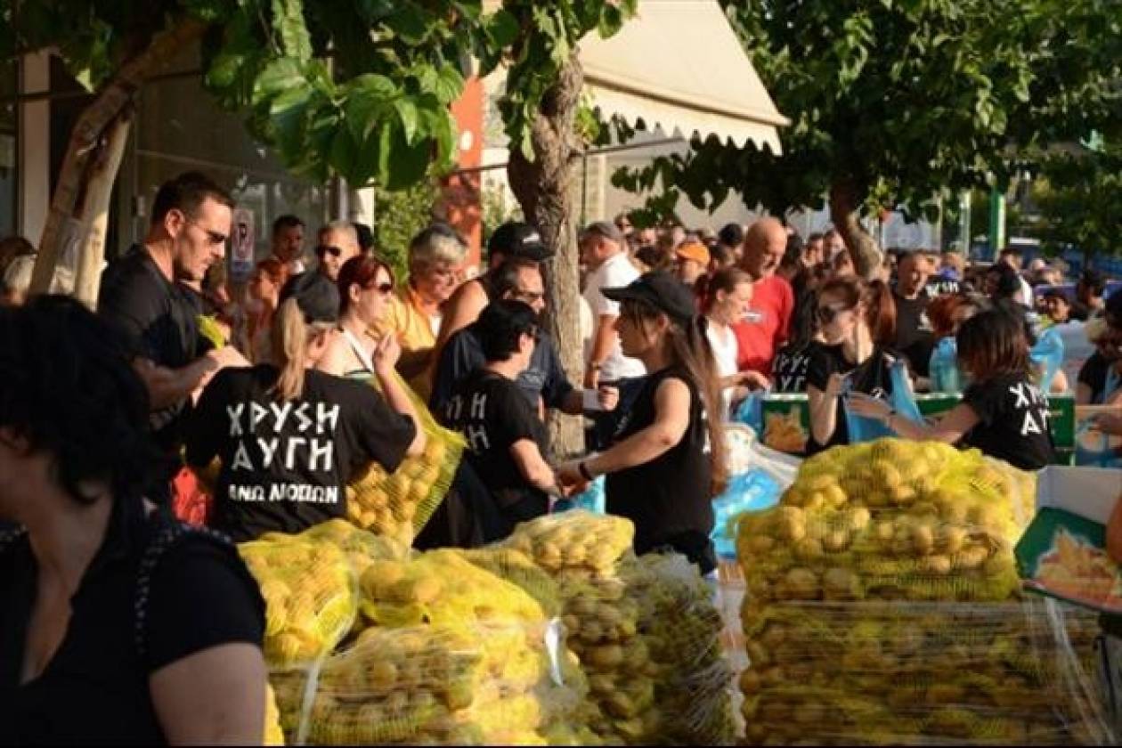 Διανομή φαγητού μόνο σε Έλληνες (video)
