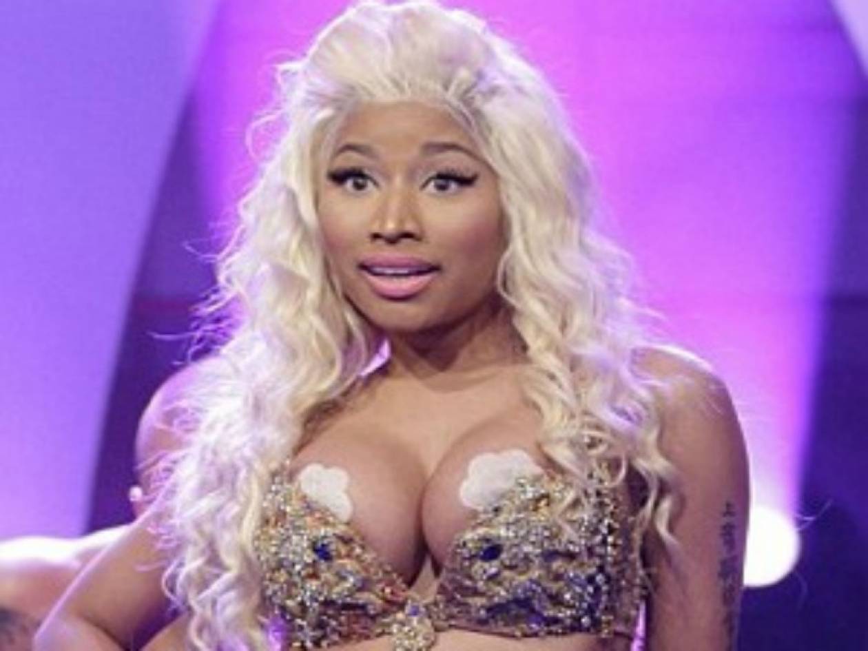 Η Nicki Minaj προκαλεί με τις σέξι εμφανίσεις της (pics)