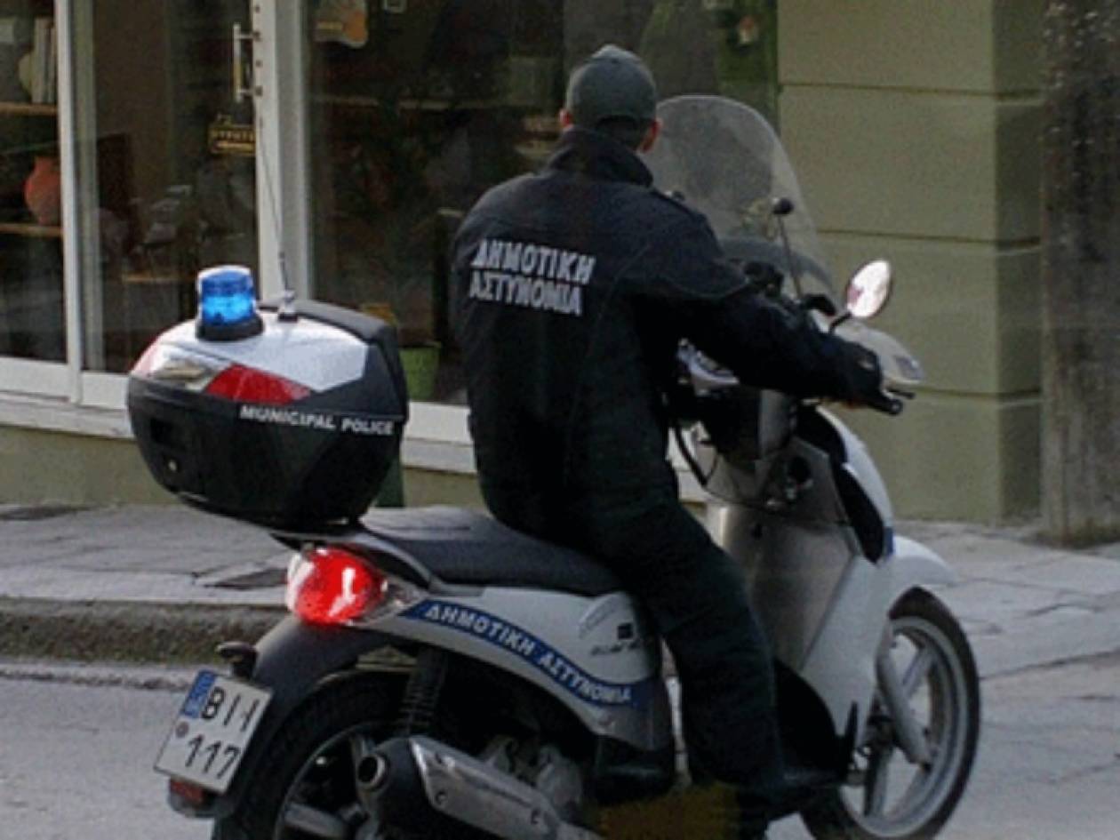 Συνελήφθη διευθυντής Δημοτικής Αστυνομίας στην Αττική