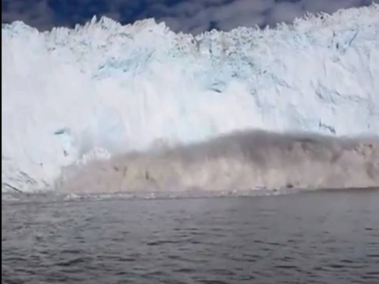 Απίστευτο βίντεο: Τσουνάμι από παγόβουνο!