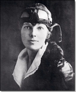 Amelia-Earhart_250