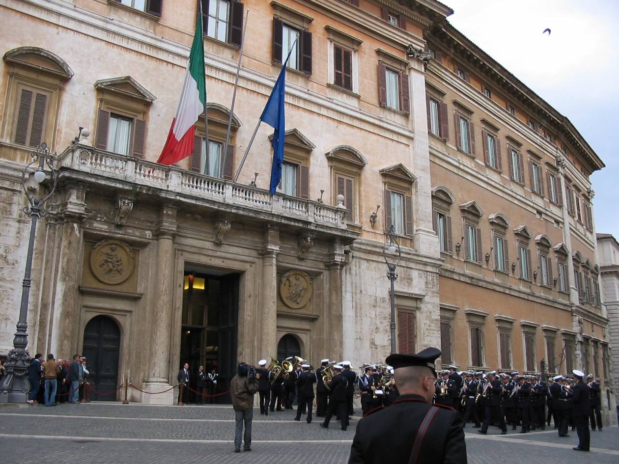 Ιταλία: Κινδυνεύουν να μείνουν απλήρωτοι οι εργαζόμενοι στους Δήμους