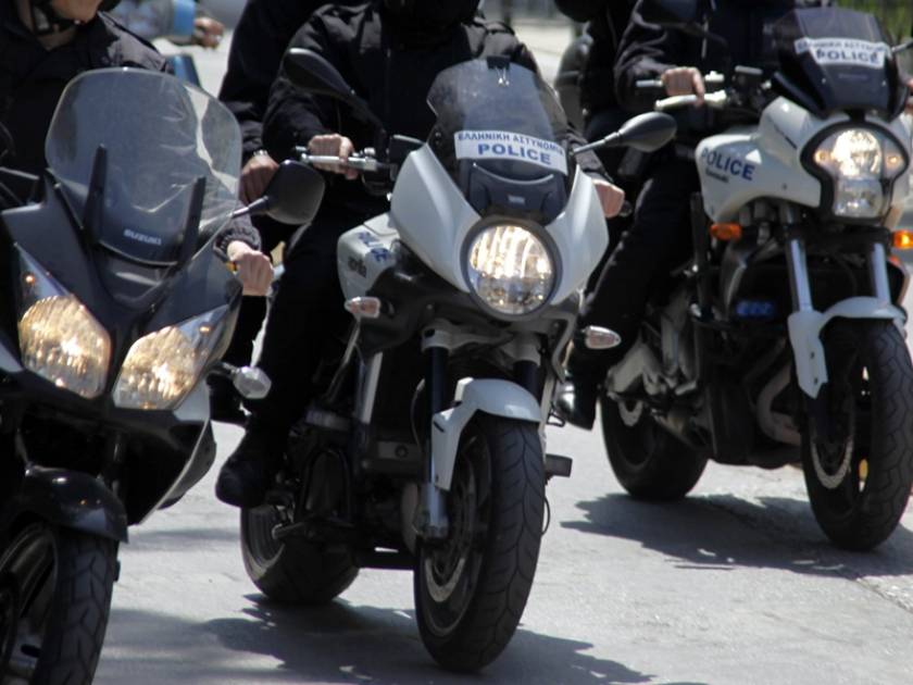 Στη «μάχη» του δρόμου 1.500 αστυνομικοί που φυλούσαν βουλευτές