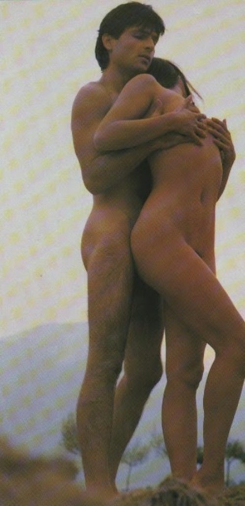Σπάνιες γυμνές φωτογραφίες του Σταμάτη Γαρδέλη με καλλονή