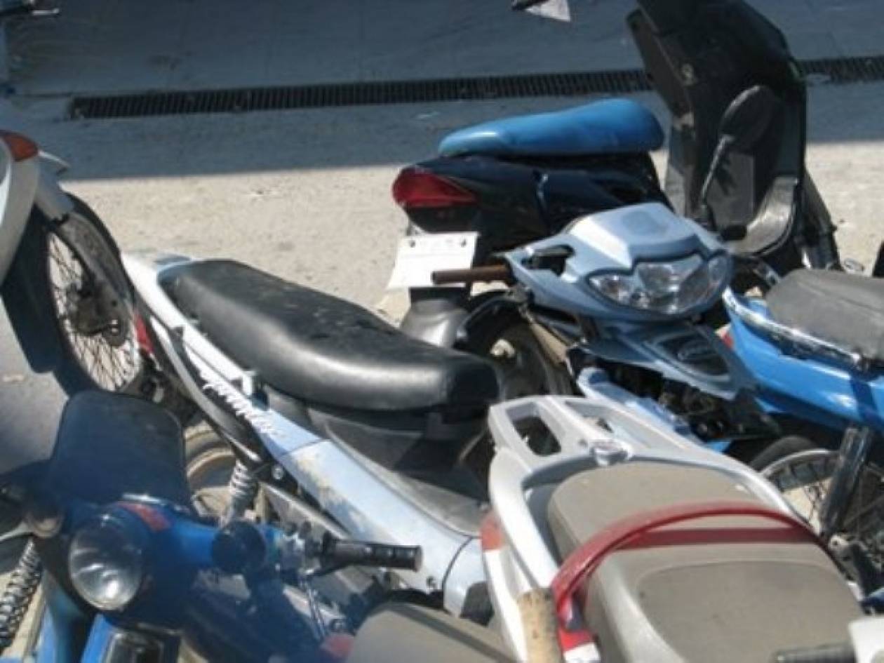 Ανήλικοι έκλεβαν μοτοσικλέτες στον Βόλο