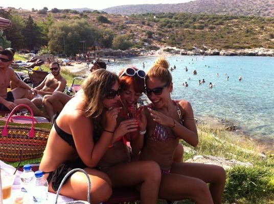 Οι σέξι διακοπές της Μαριάντας Πιερίδη στην Κρήτη