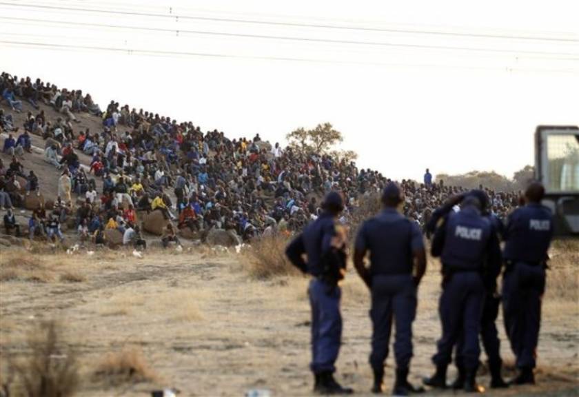 Ν. Αφρική: Νεκροί στις συγκρούσεις στο ορυχείο λευκόχρυσου