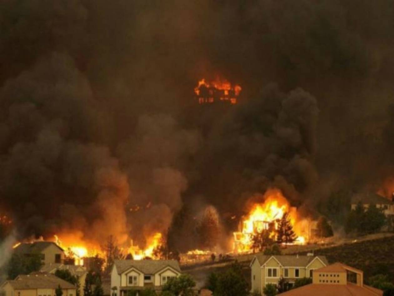 HΠΑ: Ανεξέλεγκτη η πυρκαγιά στην Καλιφόρνια