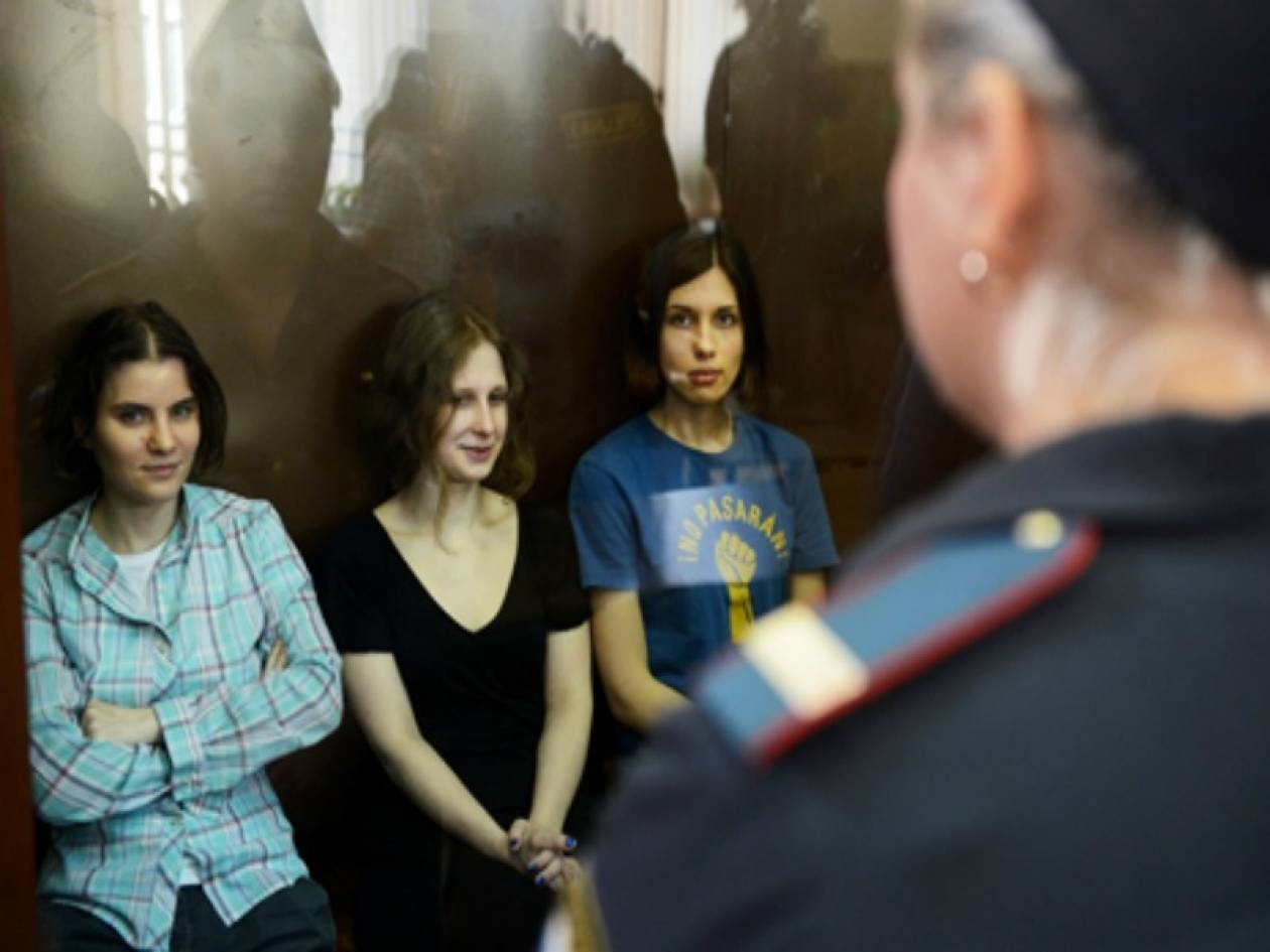 Ρωσία: H αστυνομία αναζητά και άλλα μέλη των Pussy Riot