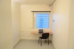 Αυτό είναι το κελί του μακελάρη της Νορβηγίας (pics)