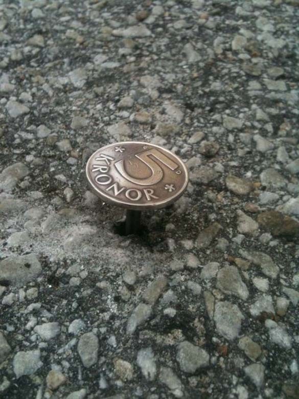 ΔΕΙΤΕ: Ξεκαρδιστική φάρσα με κέρμα στον δρόμο