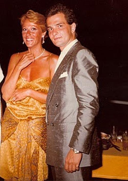 Δείτε τον Γιάννη Πρετεντέρη πριν από 30 χρόνια με λαμέ κοστούμι!