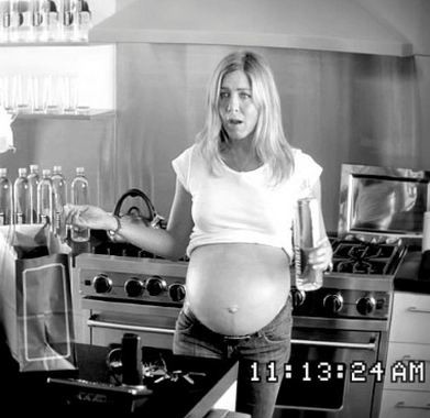 Φωτογραφίες από την προχωρημένη εγκυμοσύνη της Aniston