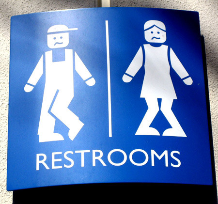 Πρωτότυπα σήματα για δημόσιες τουαλέτες!