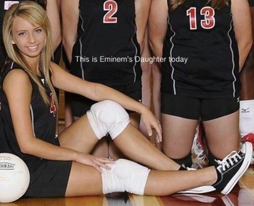 ΔΕΙΤΕ: Αυτή είναι η 16χρονη κόρη του Eminem!
