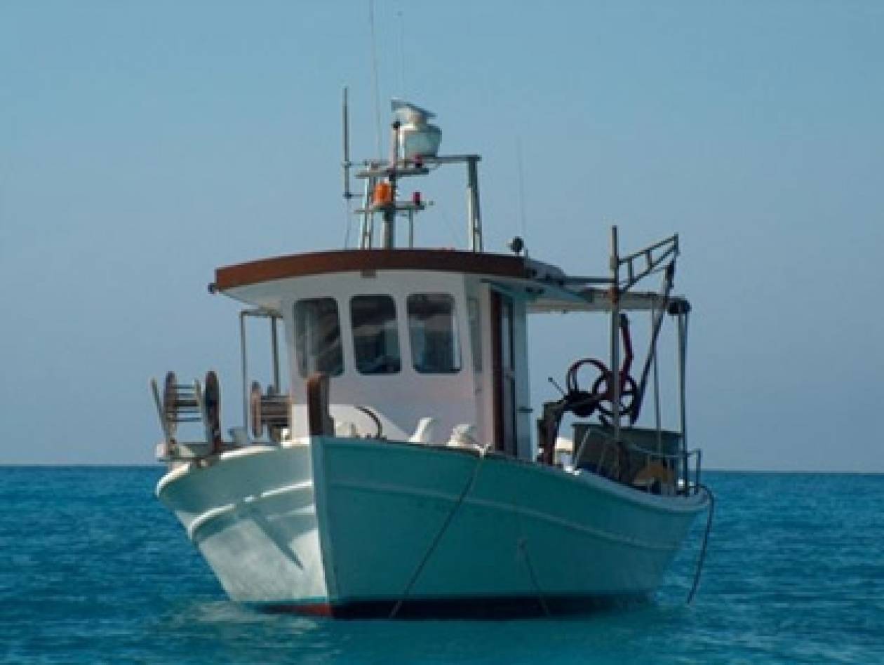 Μηχανική βλάβη για αλιευτικό σκάφος στη Νέα Μηχανιώνα