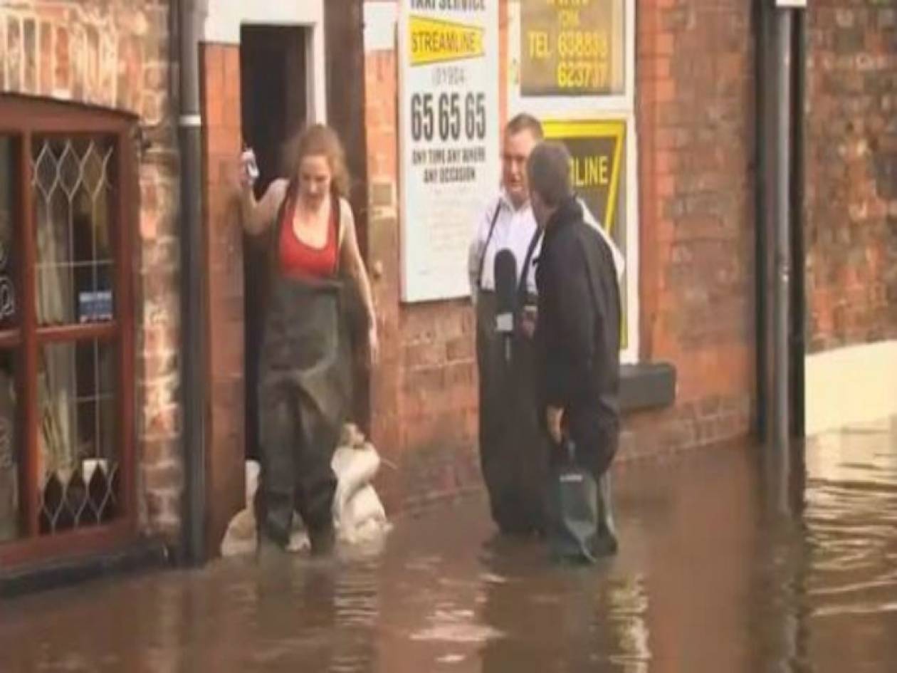 Βρετανία: 2 νεκροί από τις πλημμύρες