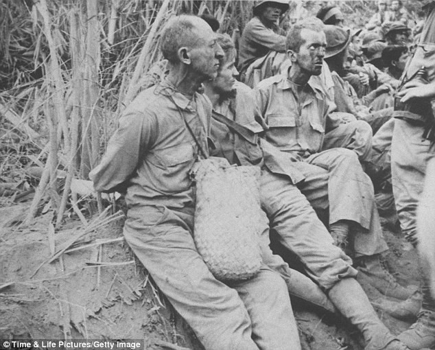 Φωτογραφία με φαντάσματα στρατιωτών του Β΄Παγκ. Πολέμου;