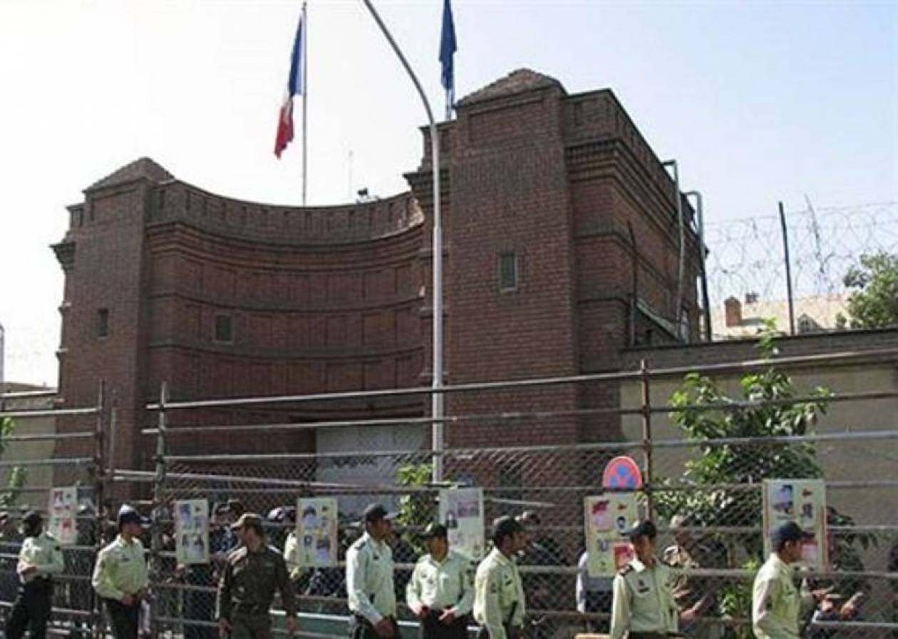 Τεχεράνη: Επίθεση Ιρανών στην πρεσβεία της Γαλλίας