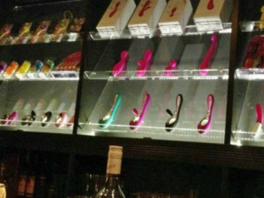 Απίστευτο: Άνοιξε μπαρ αφιερωμένο στον γυναικείο... αυνανισμό!
