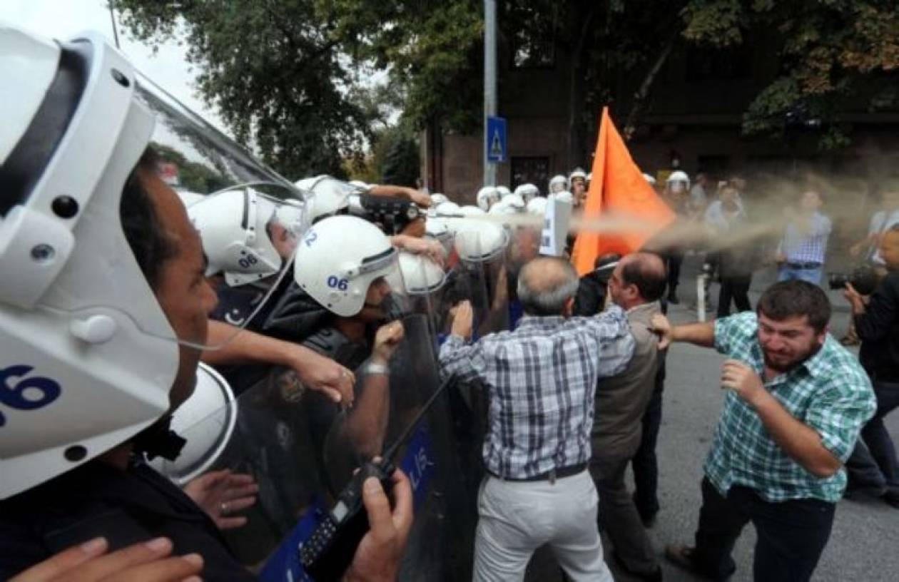 Άγκυρα: Χημικά κατά διαδηλωτών έξω από τη βουλή