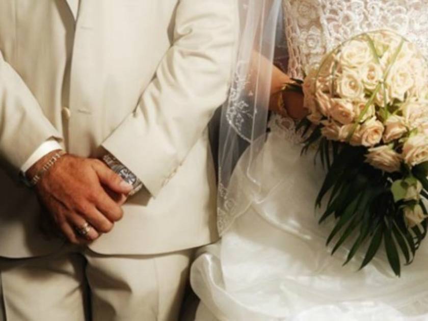 Πάτρα: Γαμπρός παράτησε τη νύφη στην εκκλησία λόγω...