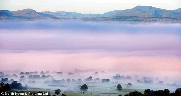 Εντυπωσιακό φαινόμενο: «Ουράνιο τόξο» από ομίχλη