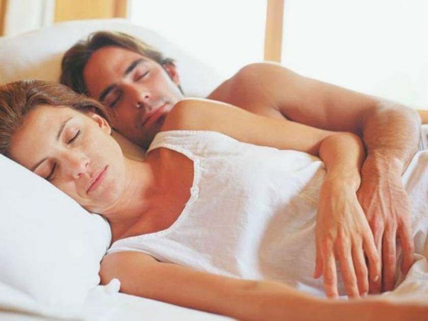 Τι σημαίνει κάθε στάση στον ύπνο του ζευγαριού