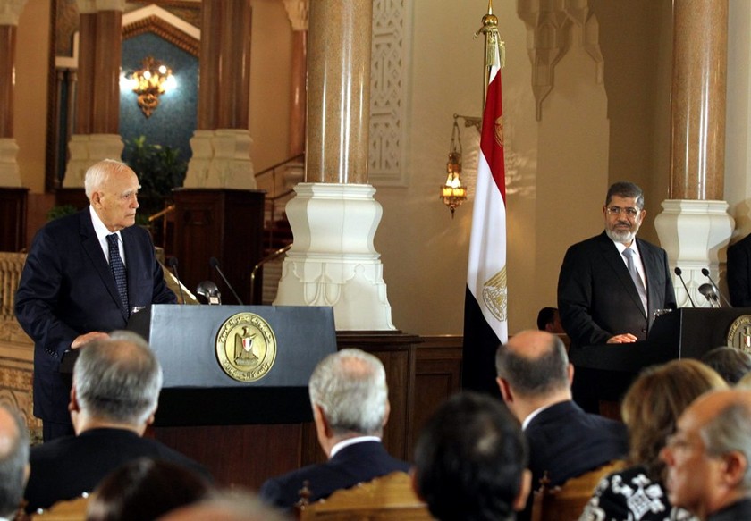 Αίγυπτος: Συνάντηση του Κάρολου Παπούλια με τον Μοχάμεντ Μόρσι (pics)