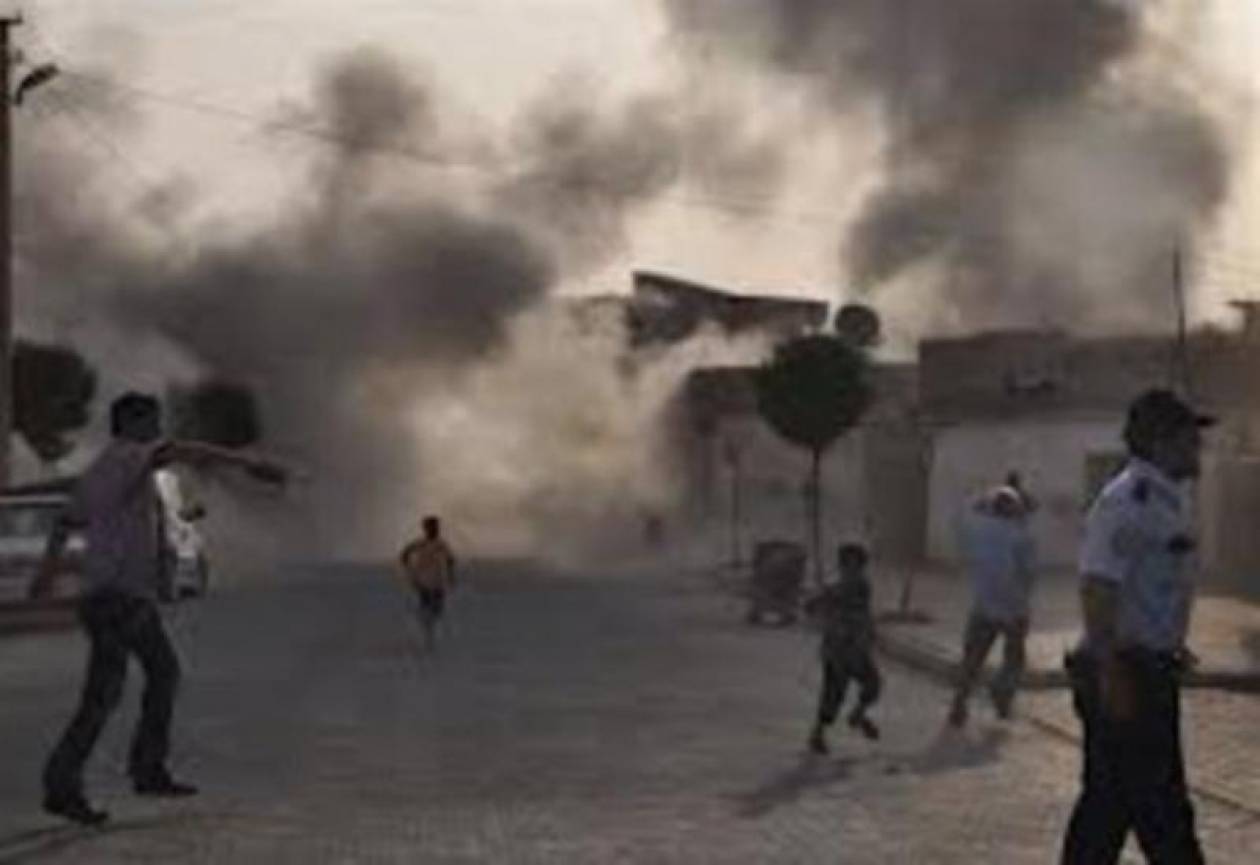 Σφοδροί βομβαρδισμοί και ανταλλαγή πυρών στη Συρία