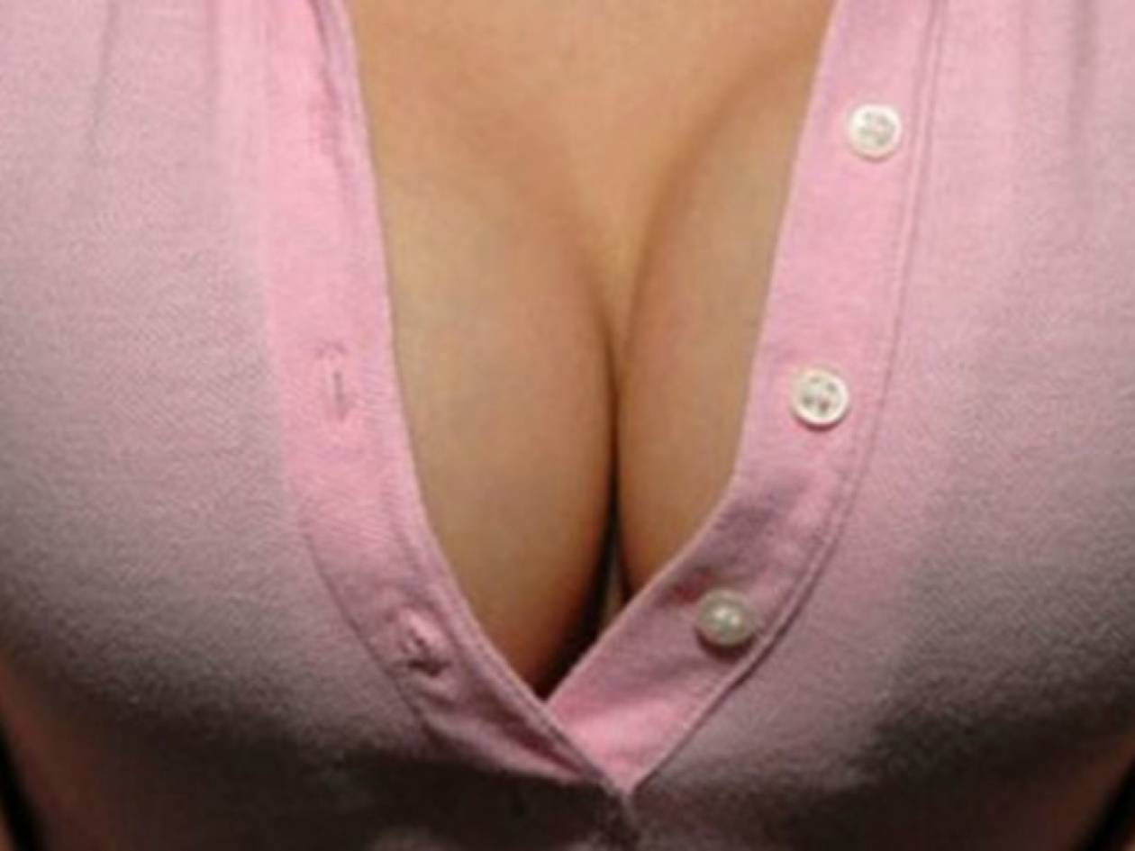 Έρευνα αποκαλύπτει:Γιατί οι άνδρες έχουν εμμονή με το γυναικείο στήθος