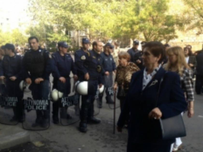 Βίντεο: Αποδοκίμασαν Παπούλια - Σαμαρά στην Θεσσαλονίκη