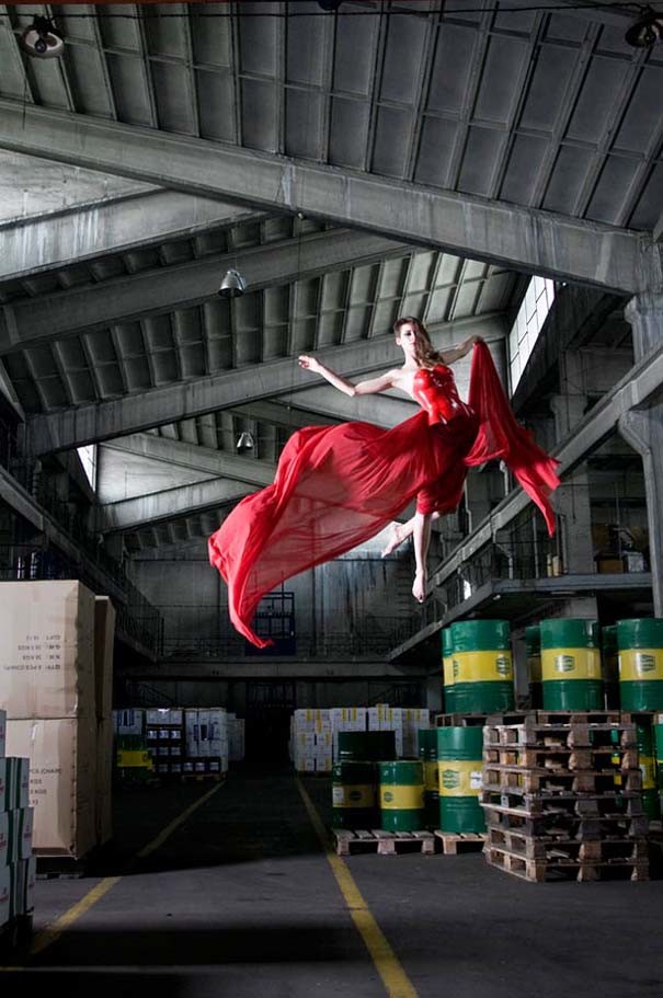 Απίστευτες εικόνες: Γυναίκες που αψηφούν τη βαρύτητα 