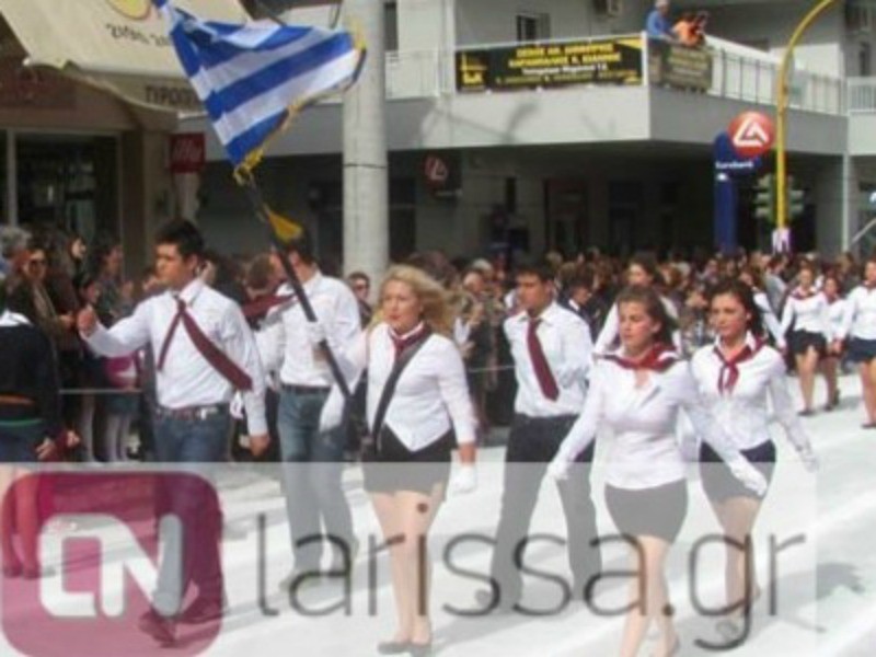 Μαθητές:Θα φέρουμε τη Χρυσή Αυγή αν γίνει η Αλβανίδα σημαιοφόρος