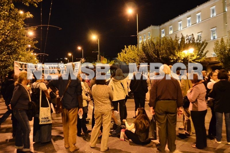 Ολοκληρώθηκε η παράσταση διαμαρτυρίας της ΓΣΕΕ στη Βουλή (pics)
