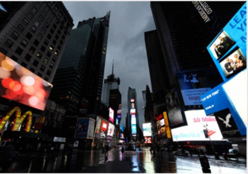 Μετρούν τις πληγές τους οι επιχειρήσεις στη Νέα Υόρκη μετά τον τυφώνα