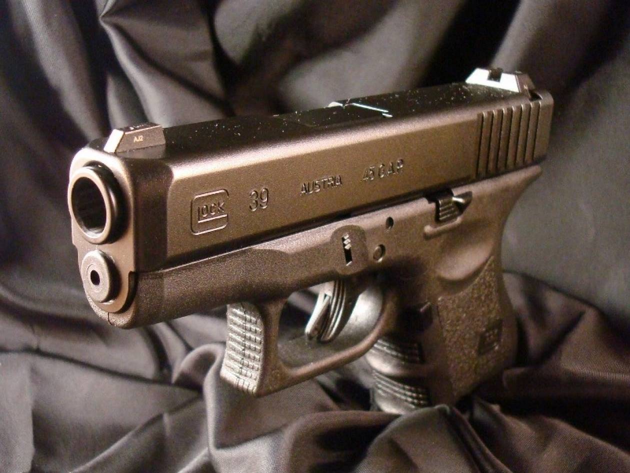 Βρέθηκε πιστόλι Glock 45 σε ακτή της Βουλιαγμένης