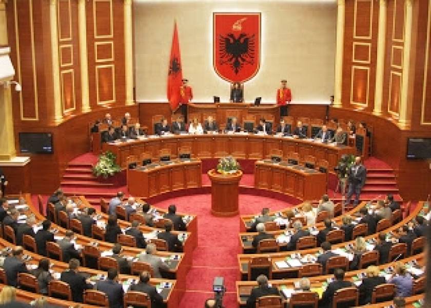Ο ΥΠΕΞ Αλβανίας καλείται να απαντήσει για δικαιώματα μειονοτήτων
