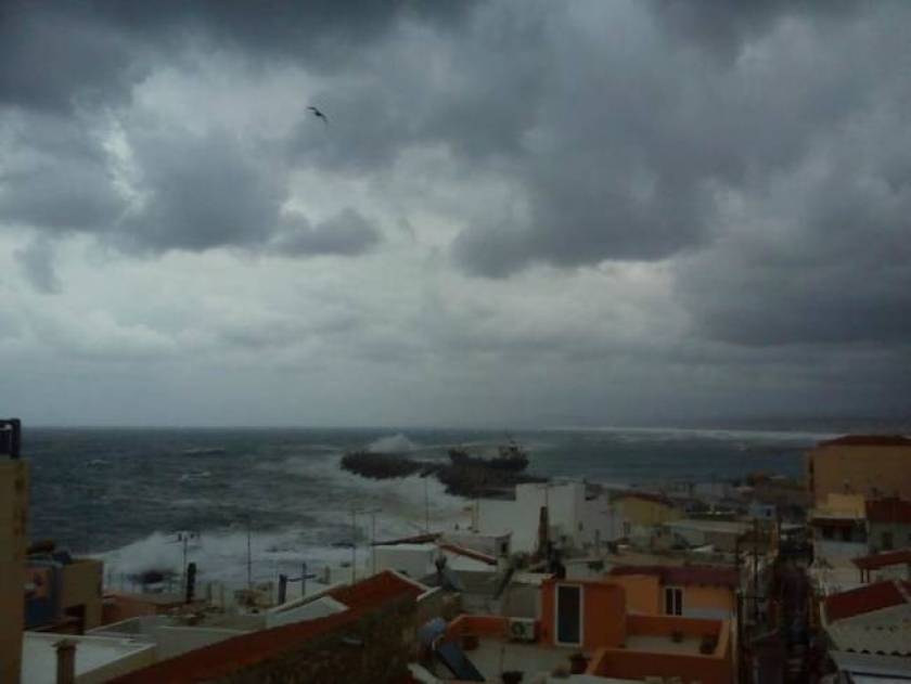 Τώρα: Ισχυρή θαλασσοταραχή στο Ρέθυμνο (pics)