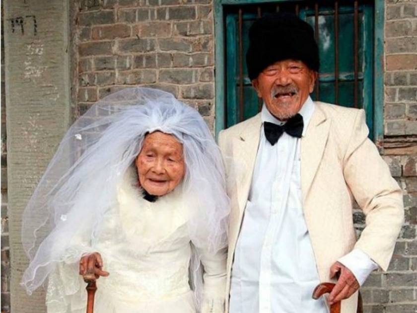 Έβγαλαν τη γαμήλια φωτογραφία τους 88 χρόνια μετά το γάμο