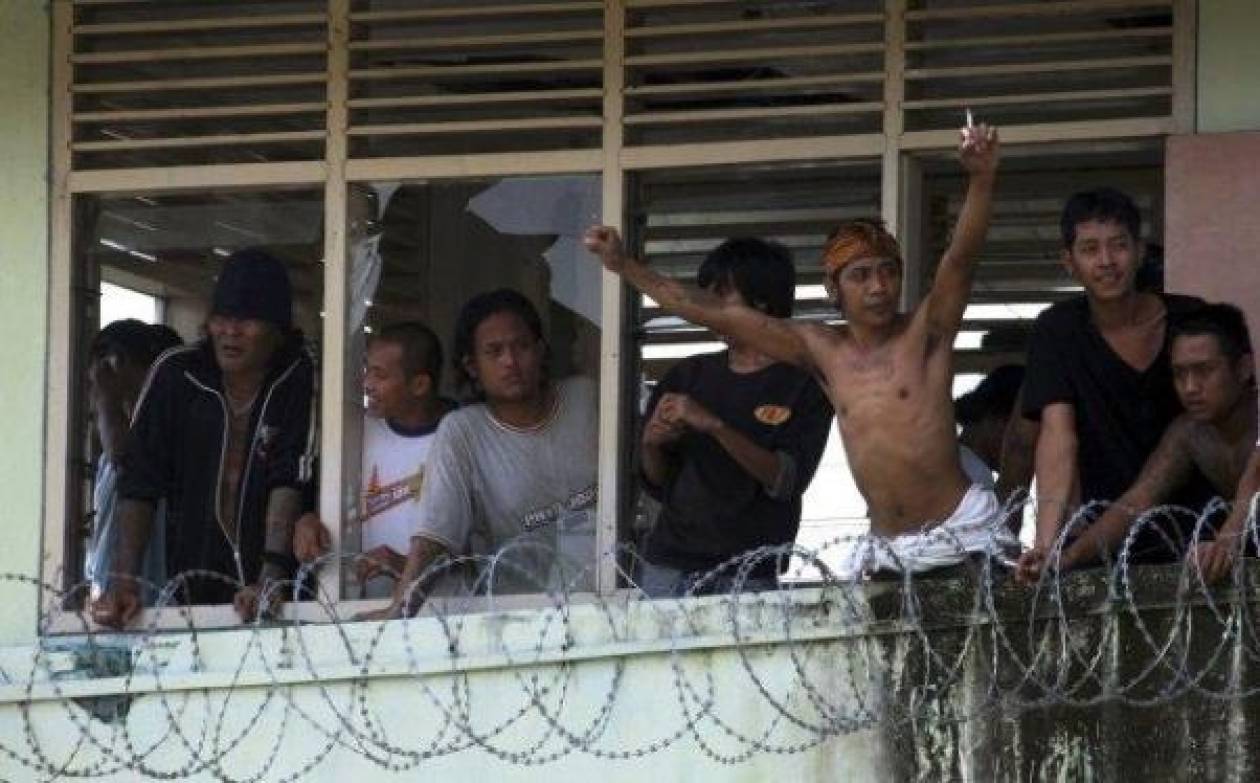 Σε τραγωδία εξελίχθηκε εξέγερση σε φυλακή της Σρι Λάνκα
