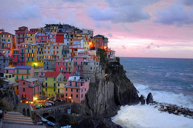 Απίθανες φωτογραφίες: Σε αυτές τις χρωματιστές πόλεις θες να ζήσεις!