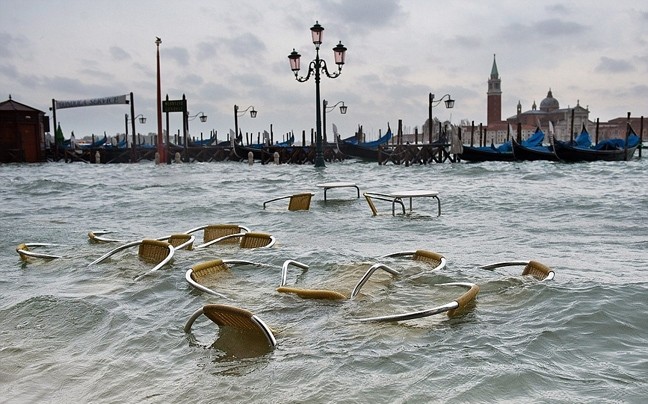 Πλημμύρισε το 70% του κέντρου της Βενετίας (pics)