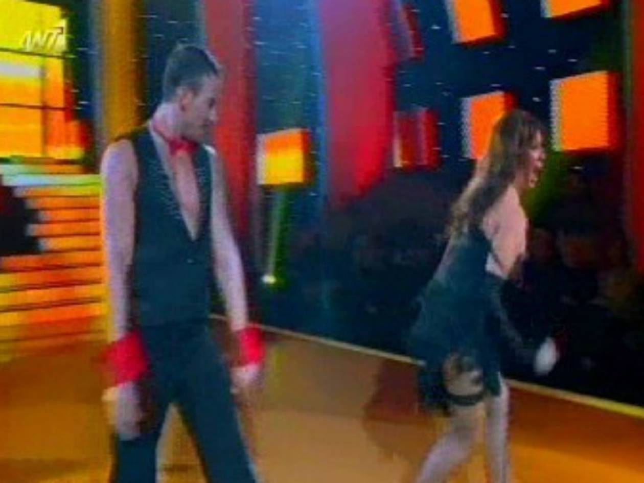 Βίντεο: Το sexy ατύχημα της Βάνας Μπάρμπα στο Dancing With The Stars!