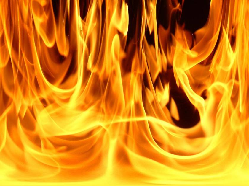 Έκρηξη και φωτιά σε χυτήριο στην Αχαΐα