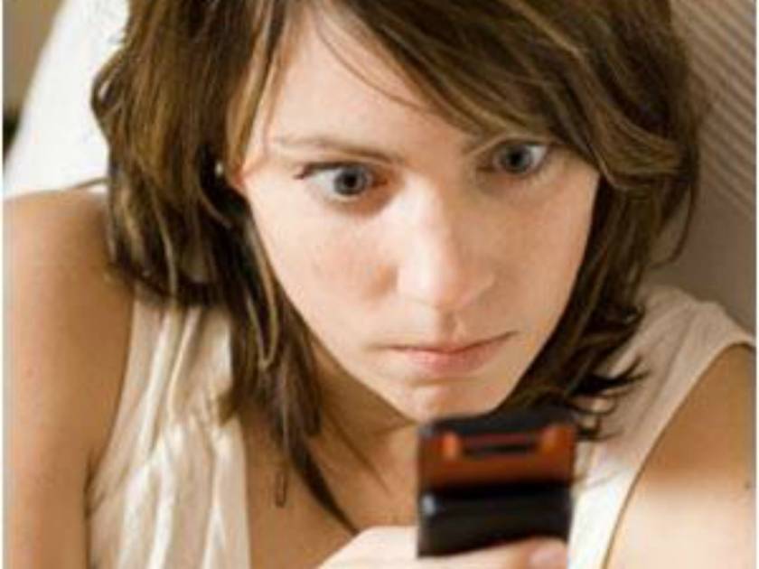 Nomophobia: Η καινούρια φοβία του να μην έχεις κινητό!