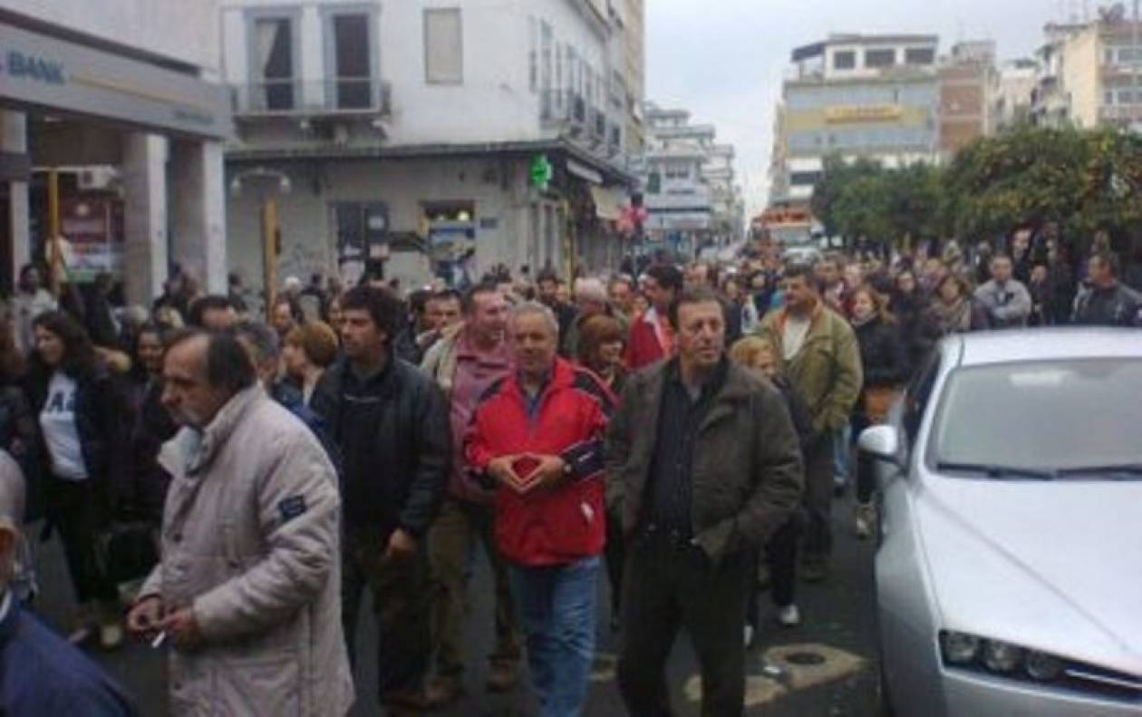 Λαμία: Πορεία εργαζομένων του Δήμου με τα απορριμματοφόρα