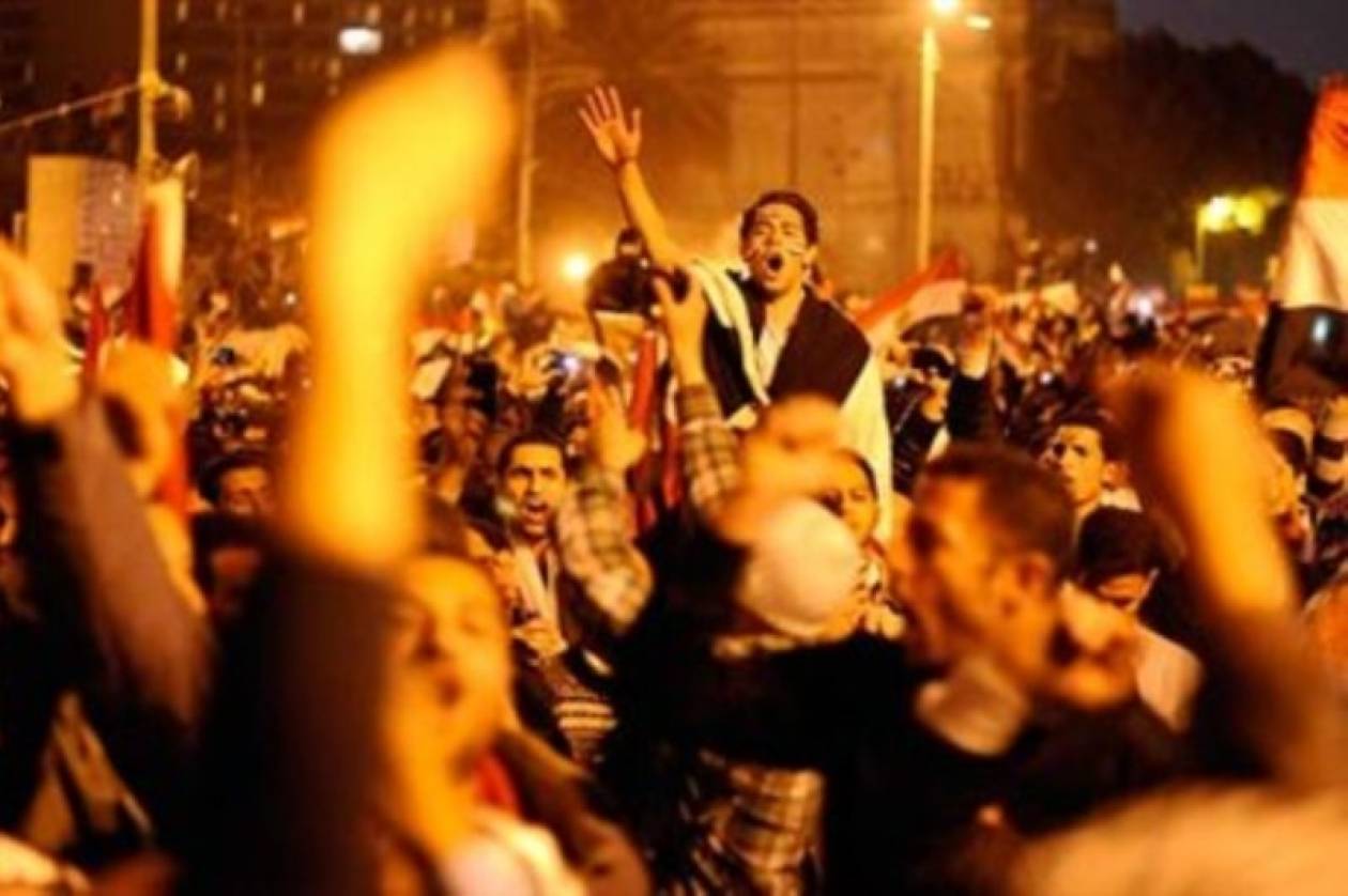 Καθιστική διαμαρτυρία στην πλατεία Ταχρίρ