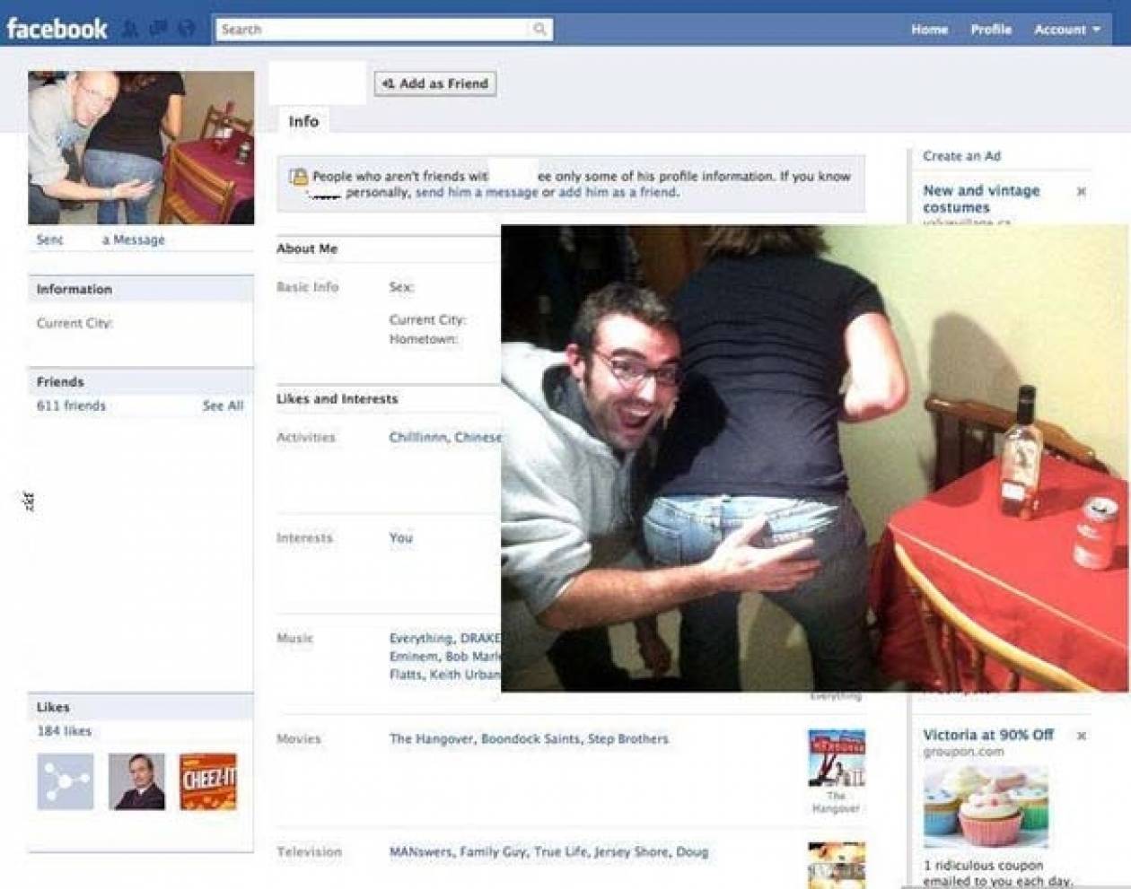 Μιμείται χρήστες του Facebook και μετά τους στέλνει αίτημα φιλίας!